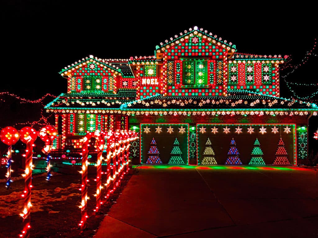 Find Where to Look at Christmas Lights Near You w/ the Nextdoor Cheer Map! 